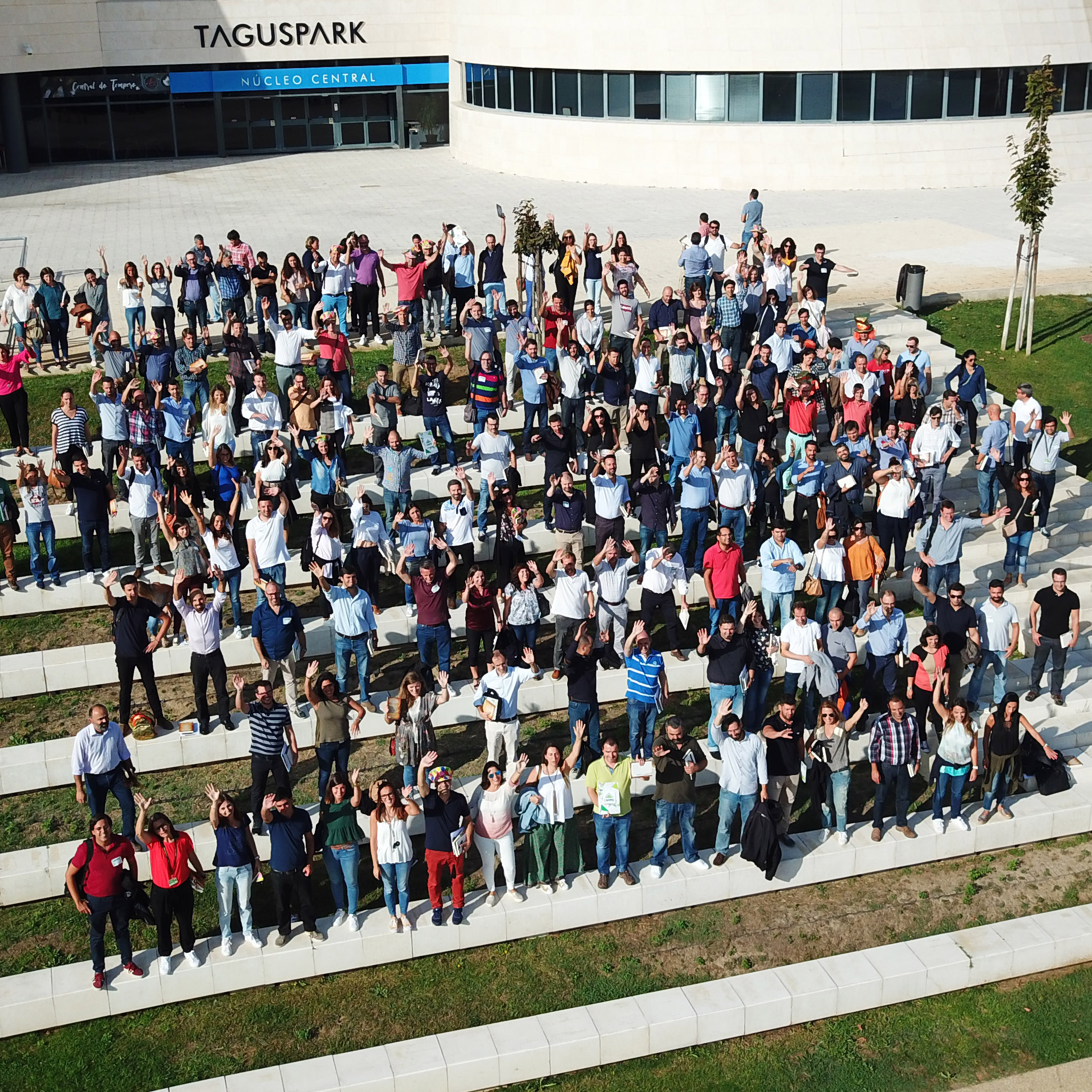 Vue aérienne · groupe corporate à Taguspark
